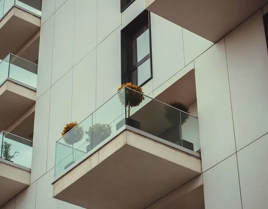 Kıyı hattında deniz cepheli daire